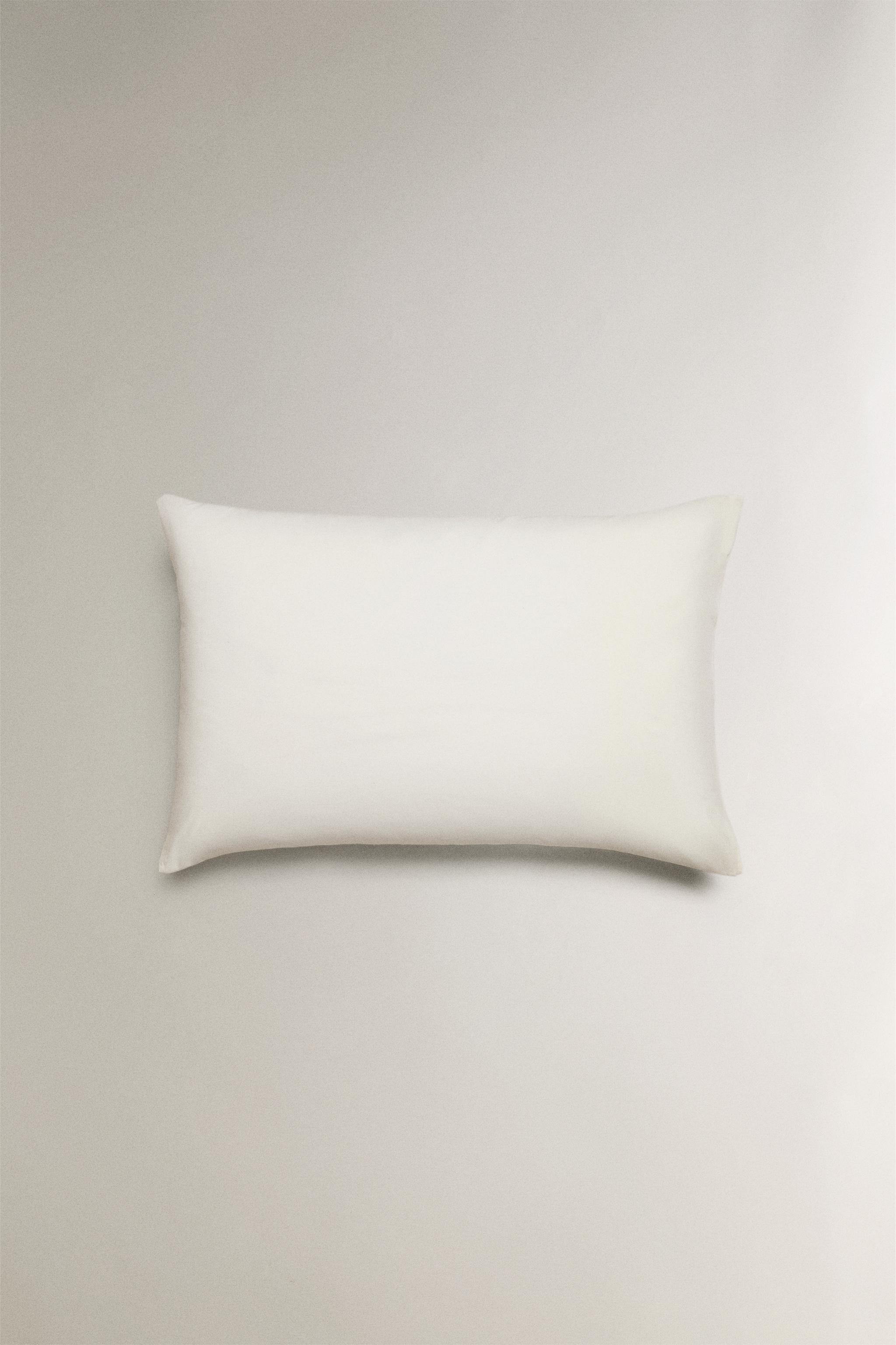 CHILDREN'S CHRISTMAS FIGURE PILLOWCASE